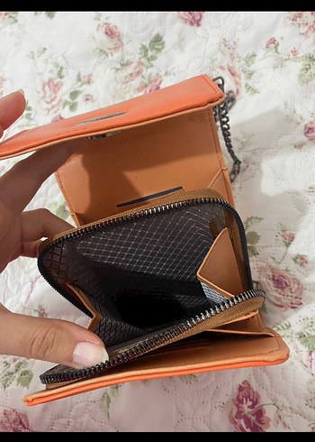 Turuncu Zincir Detaylı Deri Kadın Çapraz Çanta - Görsel 3