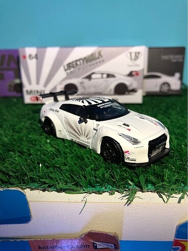 Mini gt kutu