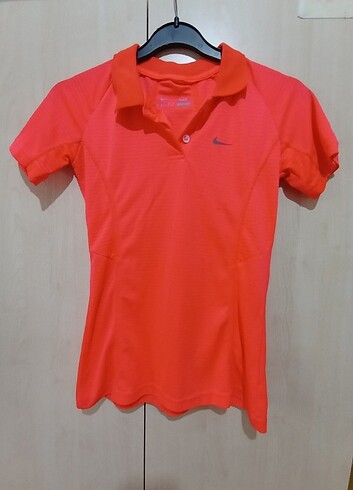 Nike spor t shirt