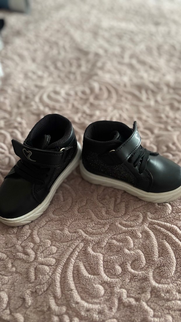 Kız Çocuk Siyah Cırt Cırtlı Spor Ayakkabı - Görsel 3