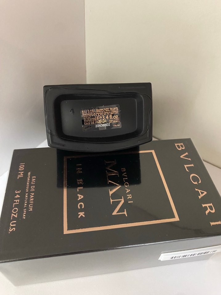 Bvlgari Man In Black 100 ml Erkek Parfümü - Görsel 4