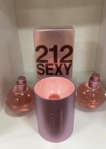 Carolina Herrera 212 Sexy Kadın Parfümü 100ml - Görsel 2