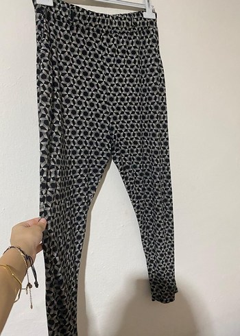 Kadın Gri Yılan Desenli Rahat Kumaş Pantolon - Görsel 2