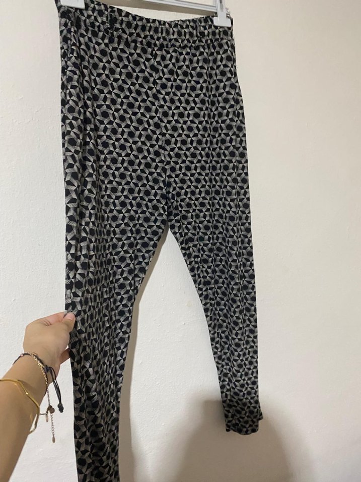 Kadın Gri Yılan Desenli Rahat Kumaş Pantolon - Görsel 2