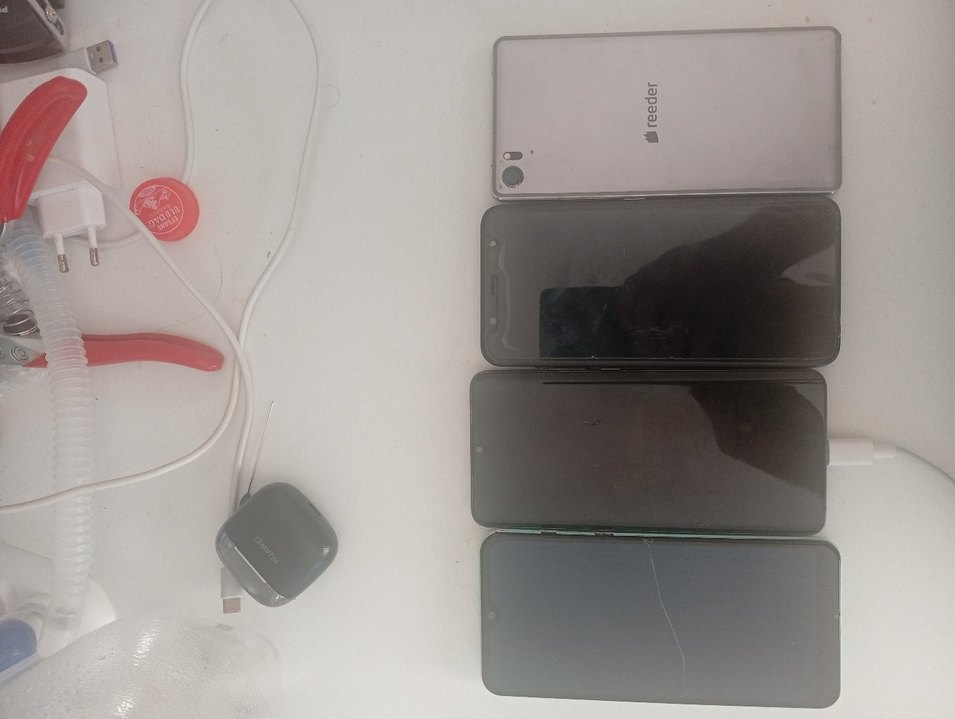 Parçalı Telefon ve Aksesuar Seti — görsel 13/17