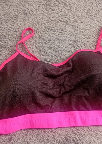 Siyah-pembe spor sütyen