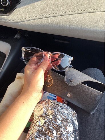 Ray ban güneş gözlüğü