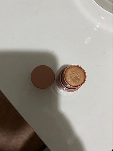  Beden Renk Yves rochel stick aydınlatıcı
