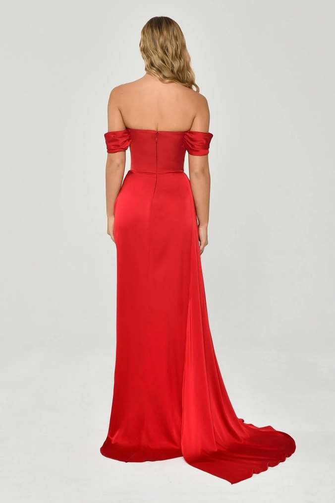 omuzları düşük straplez saten uzun abiye elbise - Görsel 4