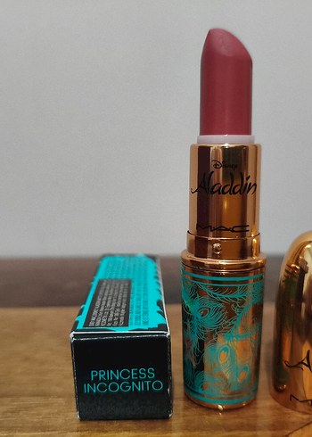 Disney Aladdin Parlak Altın Ruj - Görsel 8