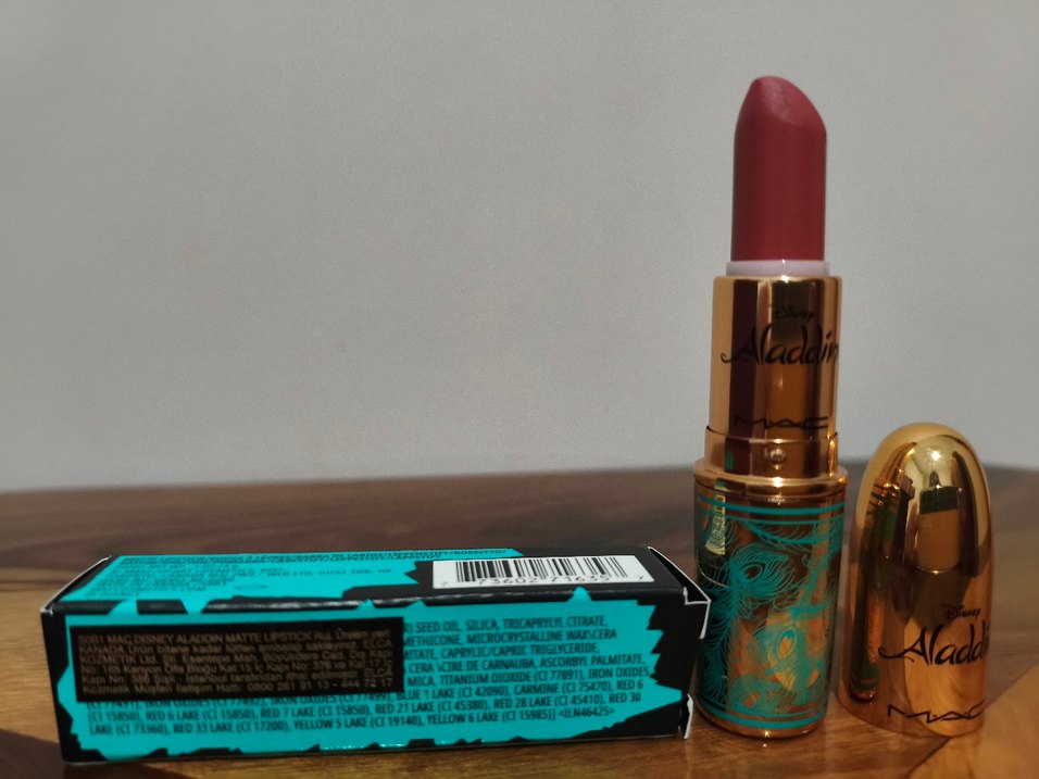 Disney Aladdin Parlak Altın Ruj - Görsel 4