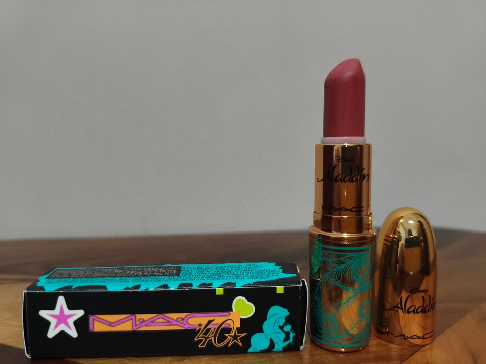 Disney Aladdin Parlak Altın Ruj - Görsel 3
