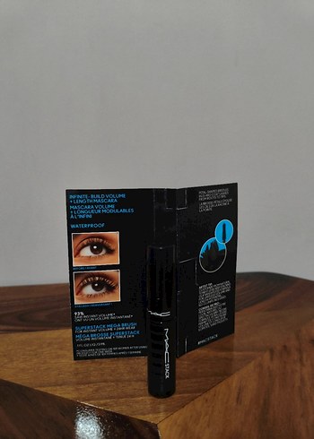 MAC Stack Siyah Suya Dayanıklı Maskara - Görsel 2