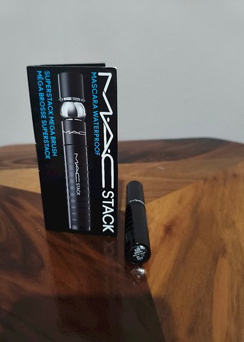 MAC Stack Siyah Suya Dayanıklı Maskara - Görsel 4