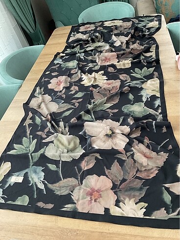 Beden Fresh Scarfs