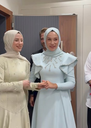 m Beden beyaz Renk Uzun Kollu Beyaz Baskılı Abiye Elbise