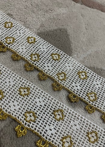 El İşçiliği Beyaz ve Altın Dantel Şerit havlu kenarı