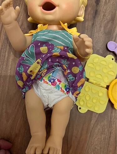 Beden Baby Alive Lily ile Mama Eğlencesi