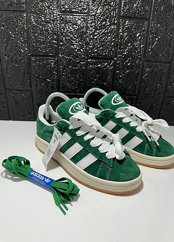 Adidas campus