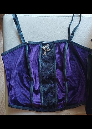Gotik crop