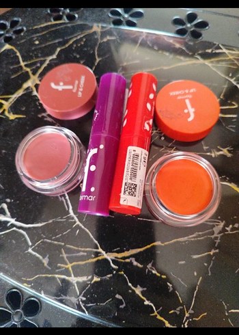 Flormar İki Renkli Lip & Cheek ve tek lip Balm - Görsel 2