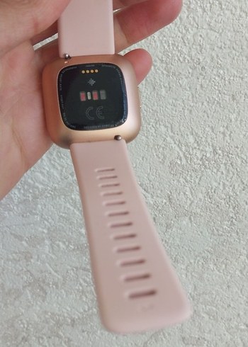 Fitbit Versa 2 Pembe Akıllı Saat - Görsel 3