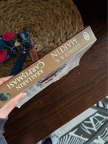 Beden Kralların Çarpışması George R. R. Martin