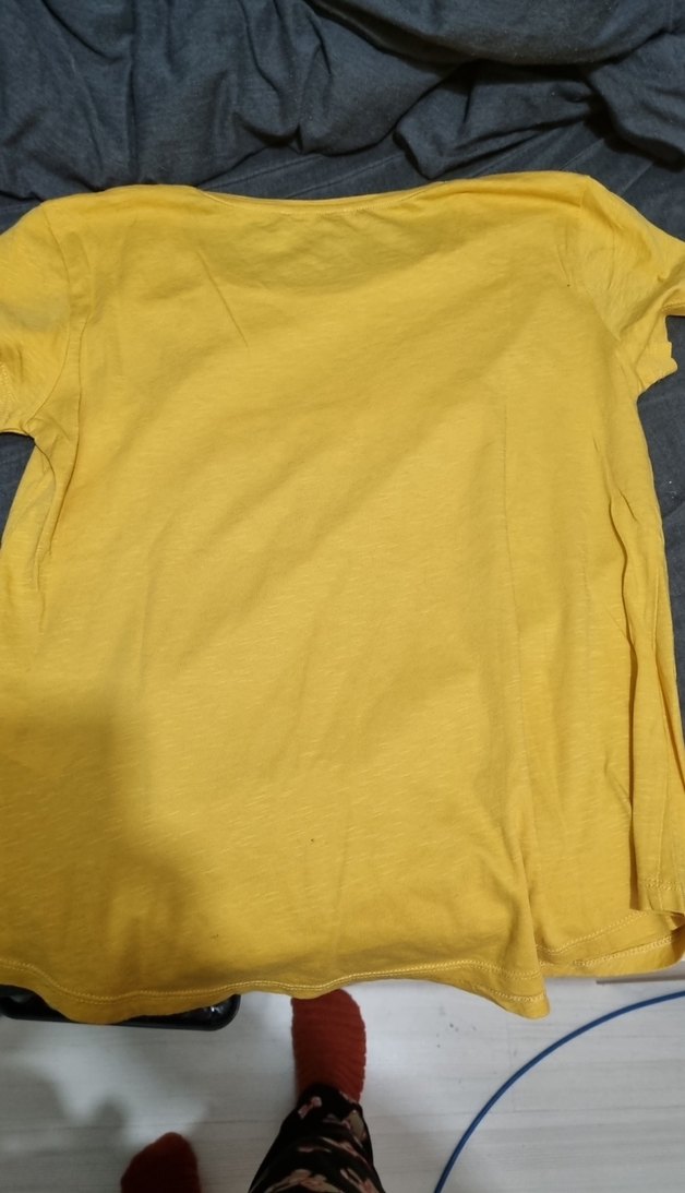 Sarı Baskılı Kısa Kollu Kadın Tişört - Görsel 3