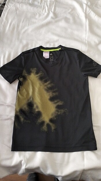 Adidas 9-10 yaş t-shirt 