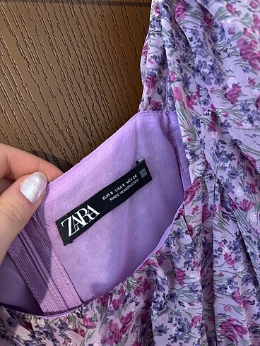 s Beden Zara çiçek desenli drapeli elbise