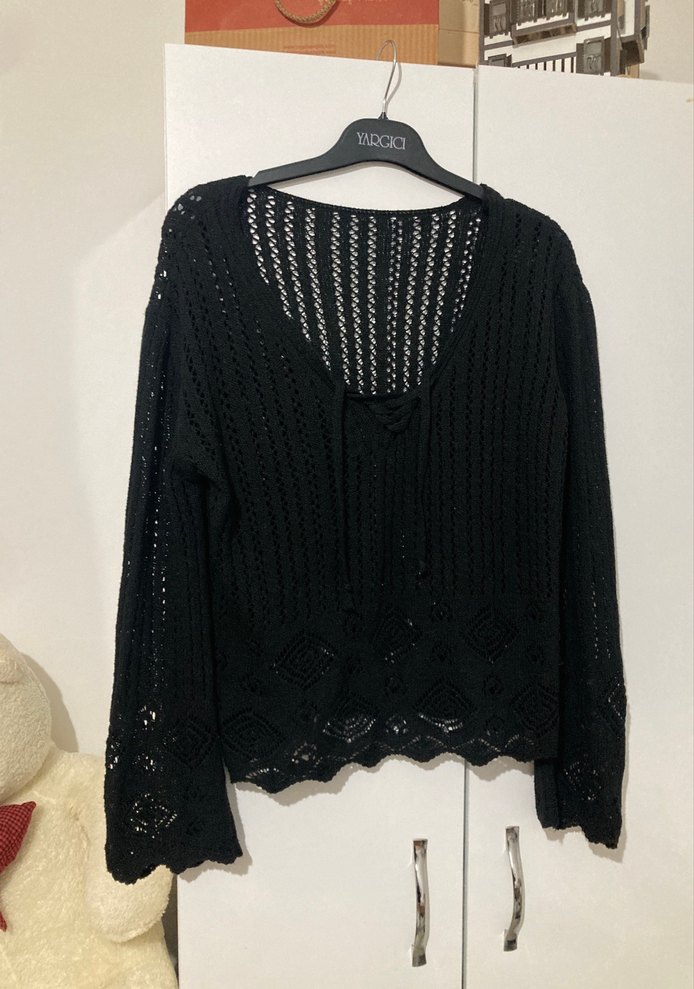 Siyah V Yaka Örgü Kadın Kazak - Görsel 2