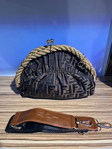 Fendi El Çantası
