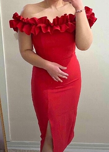 xs Beden Kırmızı fırfırlı elbise