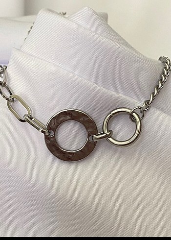 Zincir Detaylı Gri Minimalist Kadın Çelik Bileklik