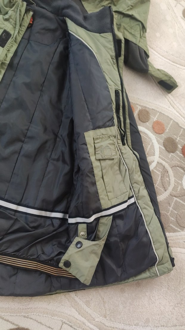 Gri ve yeşil Kapüşonlu Erkek Çocuk Mont - Görsel 3