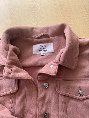 l Beden Pull and bear