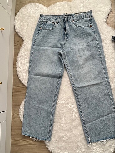 42 Beden Stradivarius Crop Fit Jean