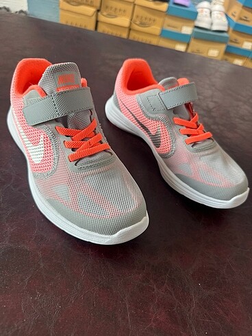 Nike çocukken spor ayakkabısı