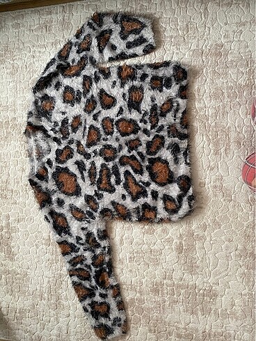 s Beden leopar desenli kazak