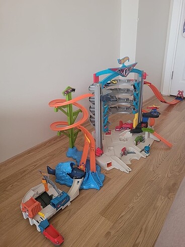 Hot Wheels Garaj