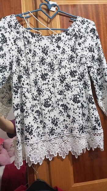 Diğer Siyah beyaz gömlek Kumaşı çok güzel tiril tiril çok şık kotların