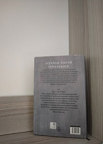  Siyahın buruk tebessümü