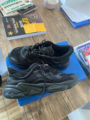 Adidas ozweego 40 numara hiç kullanılmadı