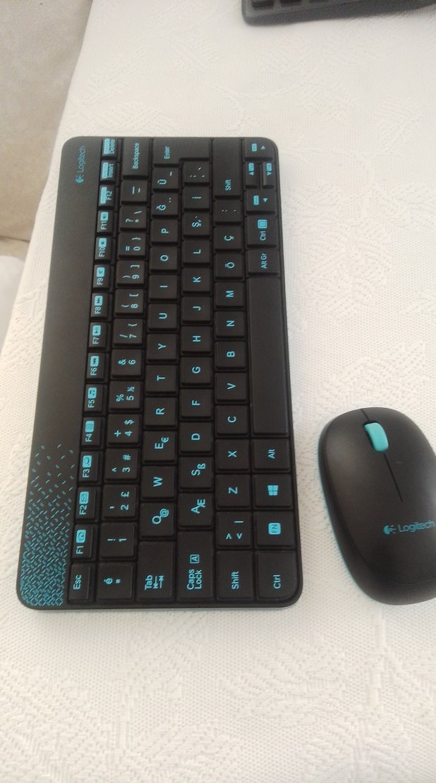 Logitech Turkuaz Renkli Klavye ve Mouse Seti - Görsel 2