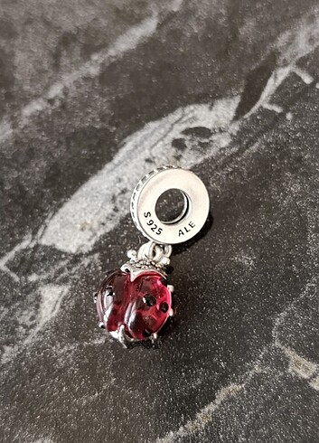 Pandora Pandora uğur böceği charm 