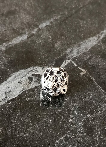 Pandora kafes kilit charm