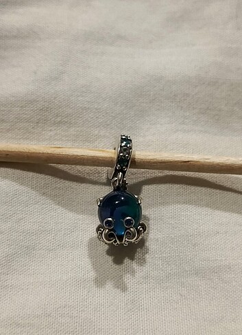 Pandora ahtapot charm 