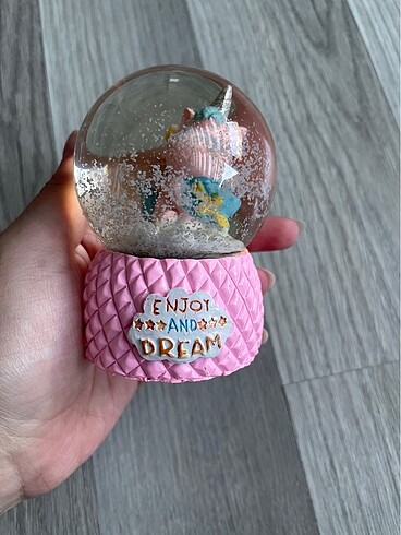  Unicorn kar küresi