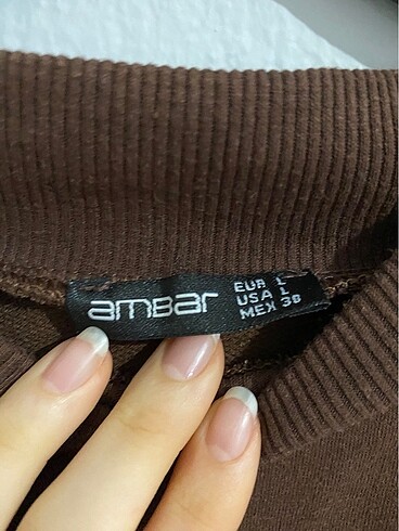 Diğer Ambar sweatshirt.