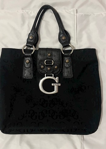 Guess Sik Siyah Monogramli El Cantasi